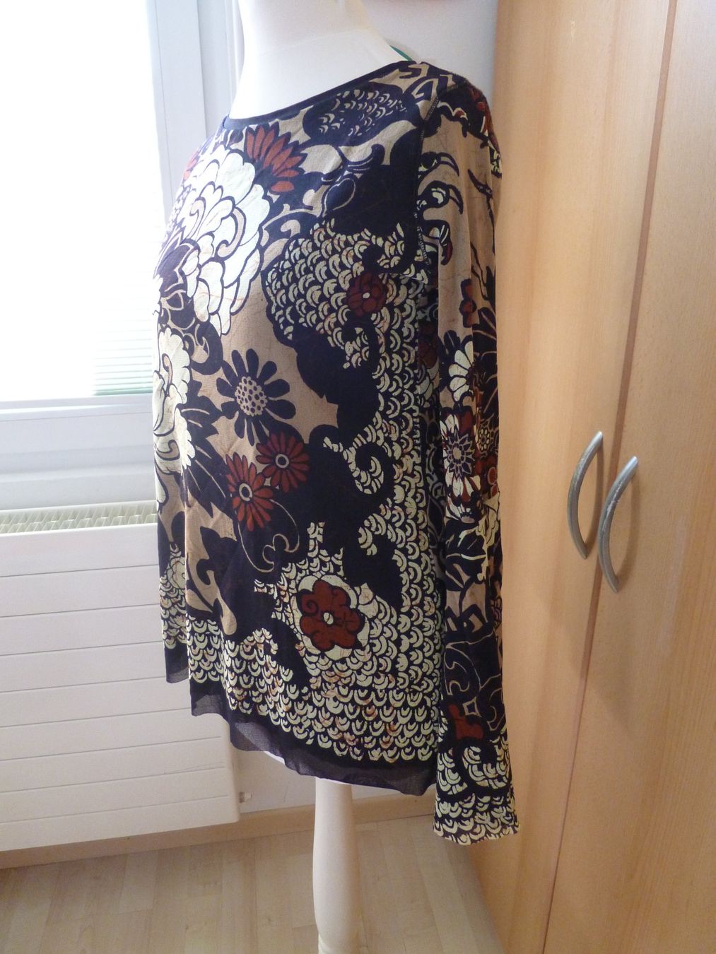 Blusen: FUZZI Oberteil Shirt BLUSE italy  S/XS – Gebraucht aus Dättlikon von Mamakuga 1
