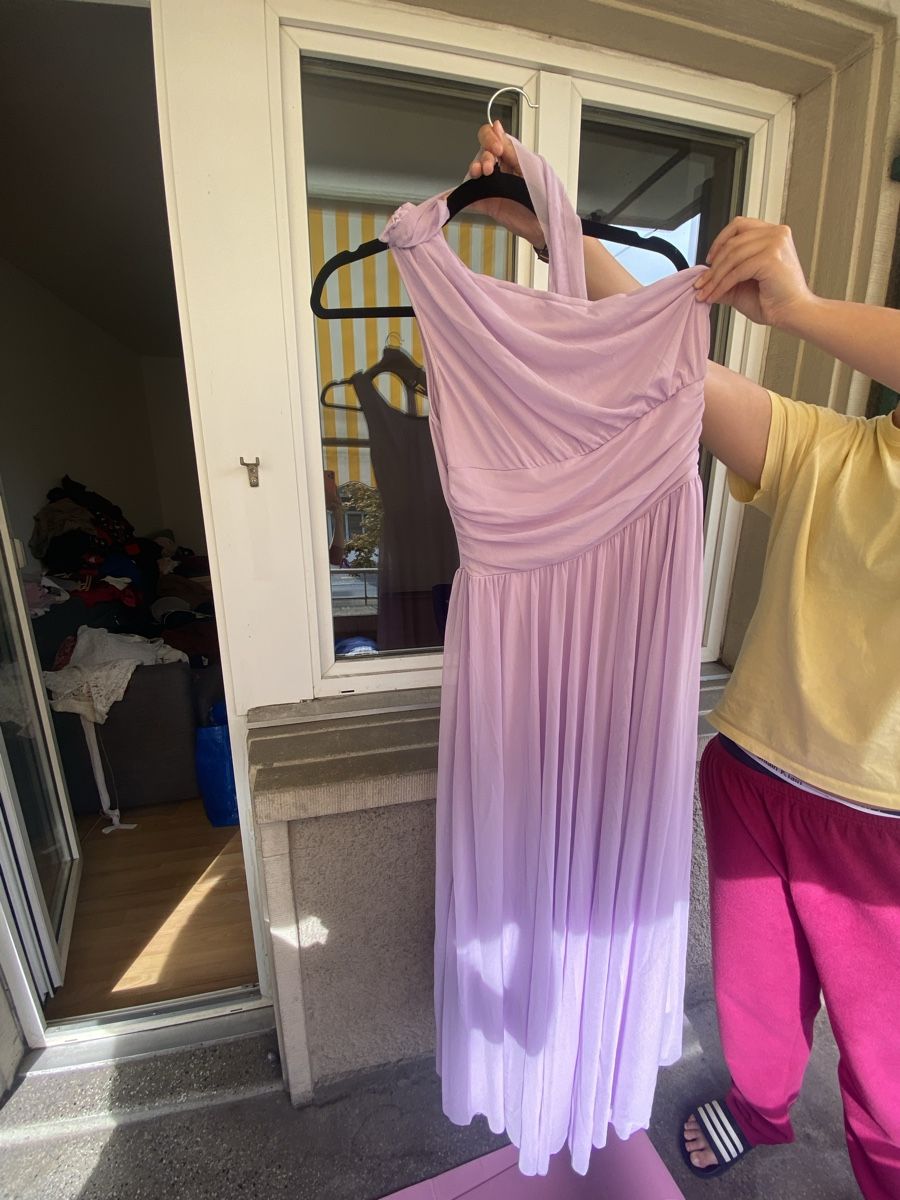 Vestiti: SHEIN dress (Small) – Nuovo (secondo la descrizione) da Zürich venduto da spa_l5fv 1