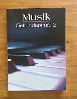 Libri: Musik Sekundarstufe 2 – Usato da Basel venduto da Aletheia2020