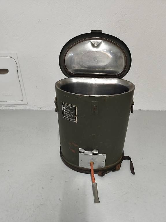 Contenitori & Simili: Getränkebehälter Armee – Usato da Tägerschen venduto da Nobody95