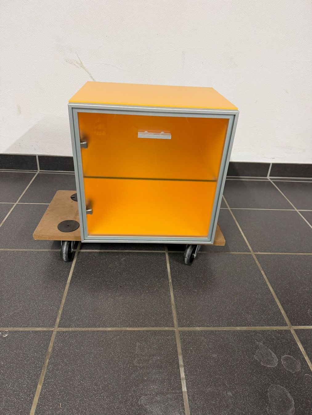 Vetrine: Vitrine für Hobbyraum, Badzimmer oder Keller/Garage – Usato da Hölstein venduto da Rupski 5
