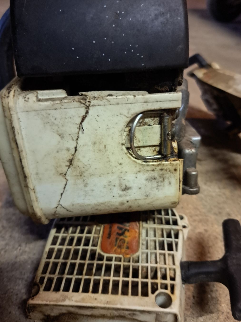 Stihl Seghe: STIHL Motorsäge D20T defekt – Difettoso da Ricketwil (Winterthur) venduto da Martin8406 4