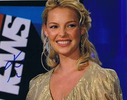 Katherine Heigl 1978- Autogramm signiert Foto 20x25cm