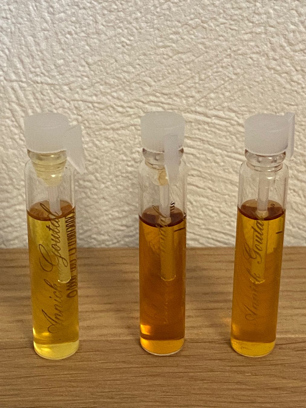 Profumi & Eau de Toilette: ANNICK GOUTAL 3 échantillons Sables etc. VINTAGE 2007 – Nuovo (secondo la descrizione) da Genève venduto da kik_8jd6 1
