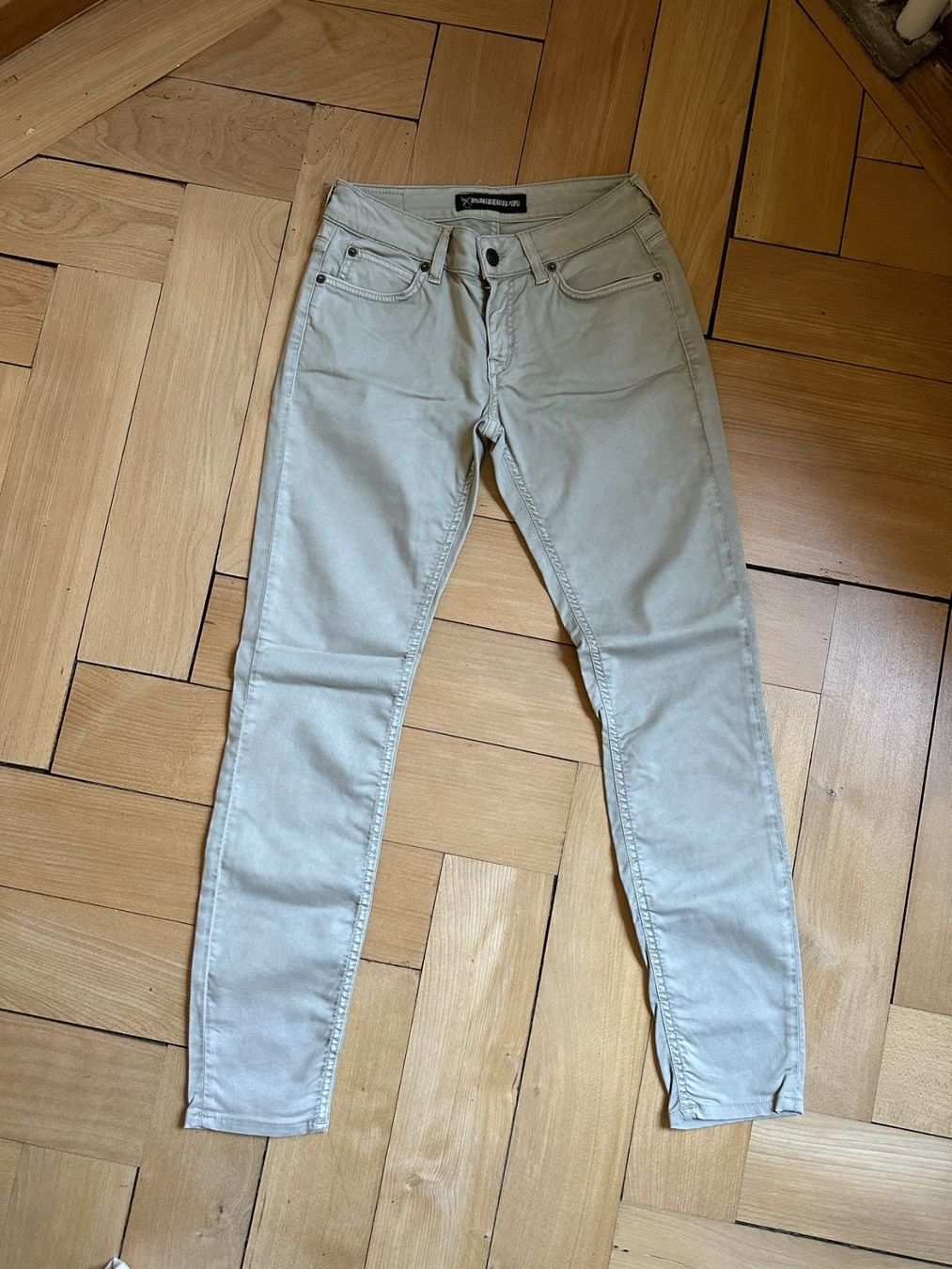 Drykorn Hosen: DRYKORN  - Hose beige 34 – Gebraucht aus Zürich von Diazaio