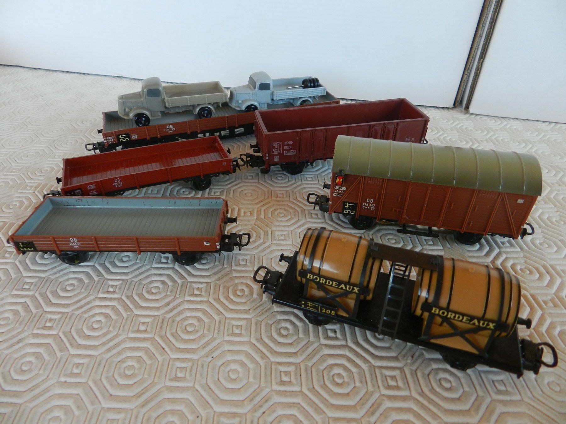 Märklin Modelleisenbahnen: Märklin Güter- & Fasswagen 6 St – Gebraucht aus Arzier-Le Muids von elocin83 2