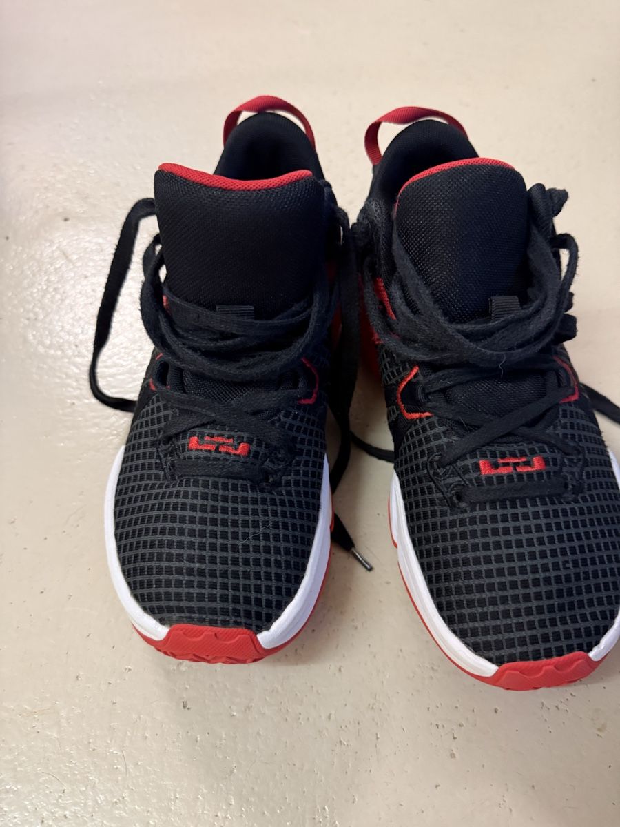 Herrenschuhe: Basketball Schuh – Gebraucht aus Hirzel von Kuba14