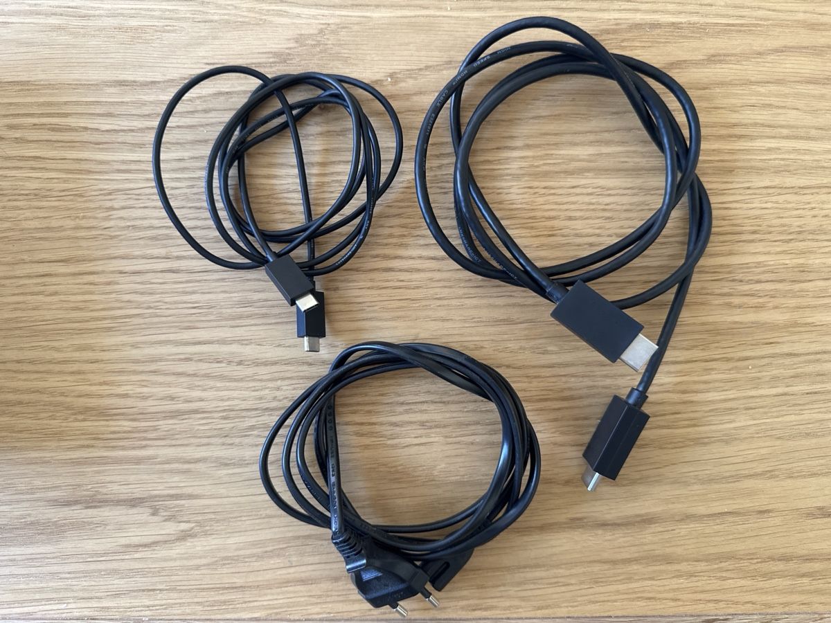 Sony Consoles: Sony PS5 Slim Disc Edition 1TB + 2 DualSense Controllers – Neuf (Voir description) à Zürich par naws23 2