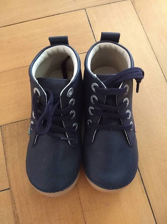 Kickers Scarpe per ragazzi: Chaussures Kickers taille 26 – Usato da Lausanne venduto da ft79