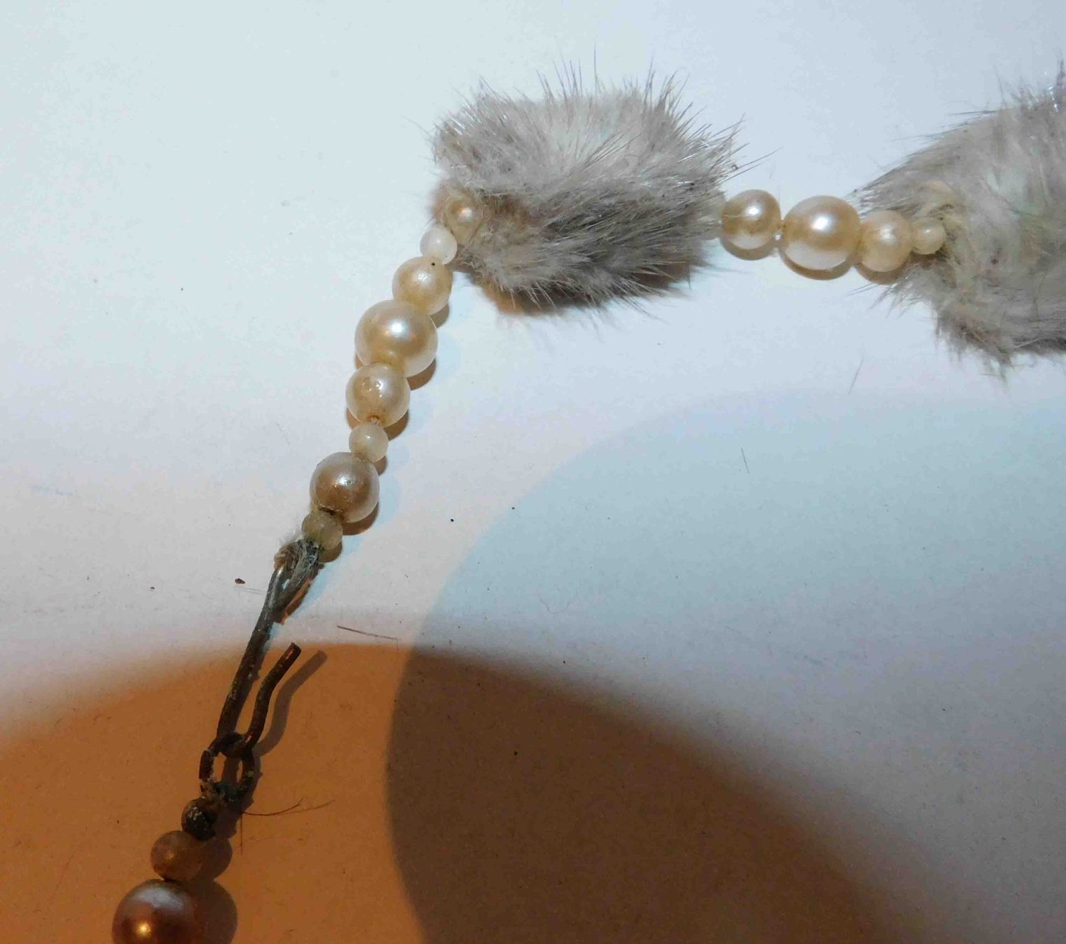 Catenine: Neue Fundschätze Halskette mit kl Nerzfell u Perlen – Usato da Sursee venduto da 76 1