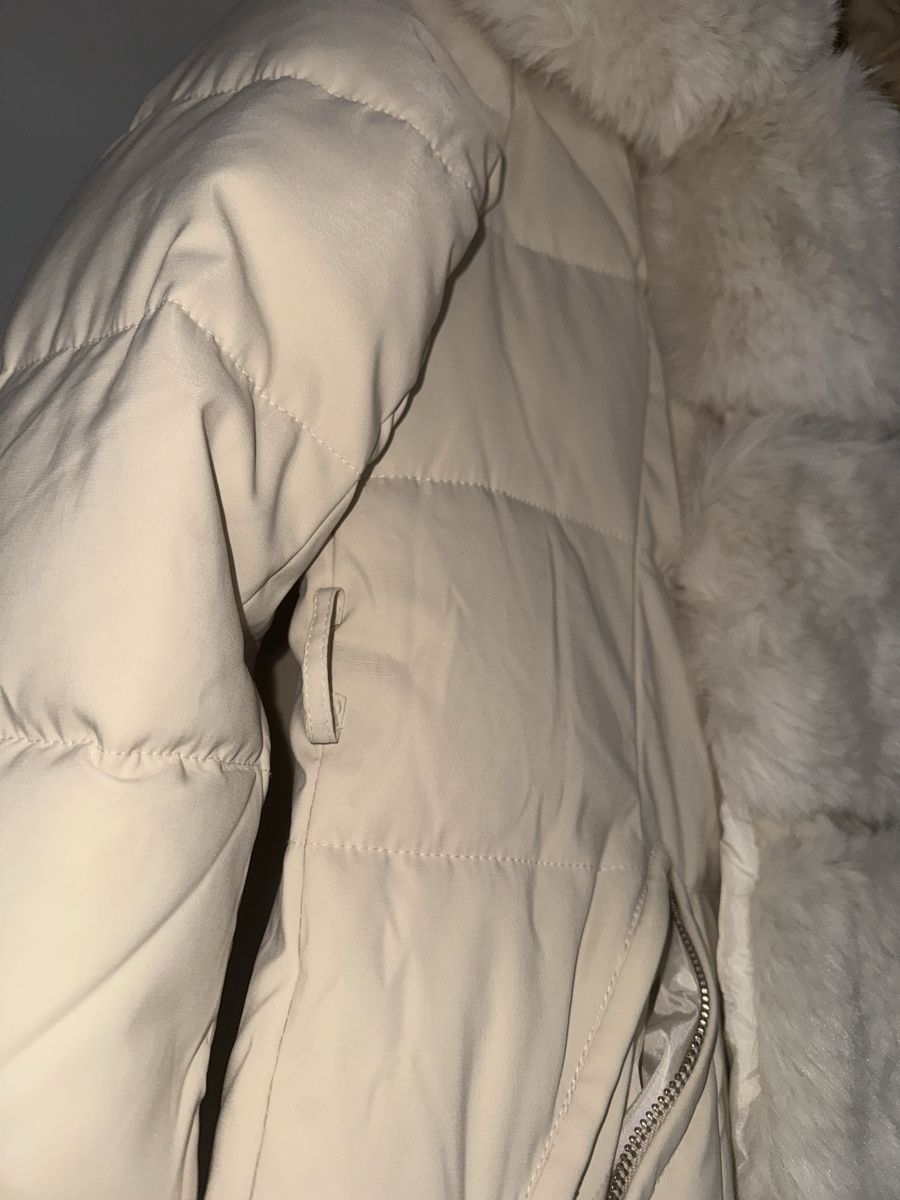 Giacche: Winterjacke mit Pelzbesatz, Grösse L – Nuovo (secondo la descrizione) da Pfäffikon ZH venduto da Tetu.33 5