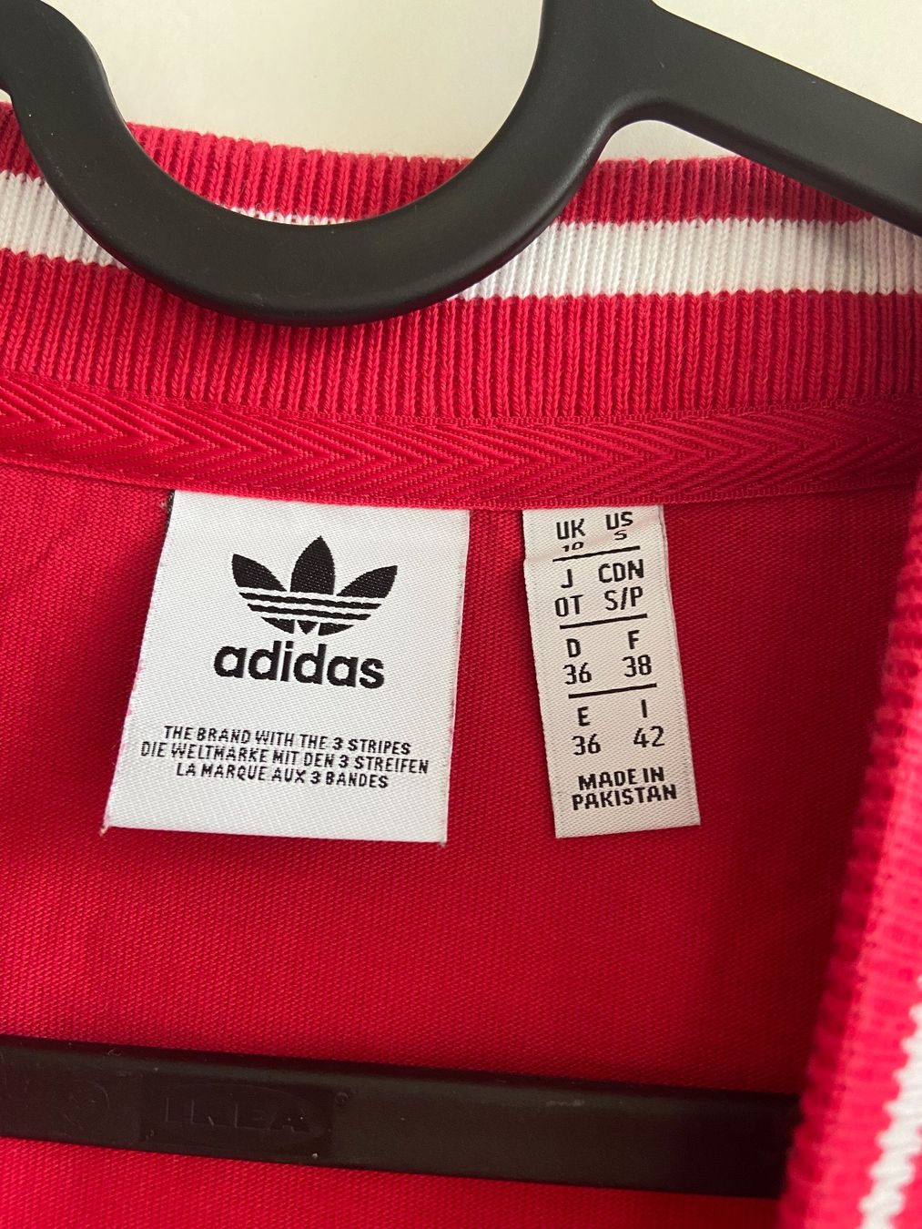 Adidas T-shirt: T-Shirt von Adidas – Usato da Büsserach venduto da vimeco.43 1