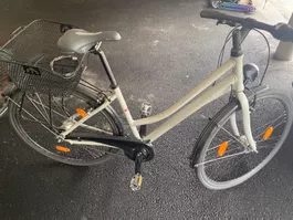 Vélo de ville Crosswave beige avec panier bon état