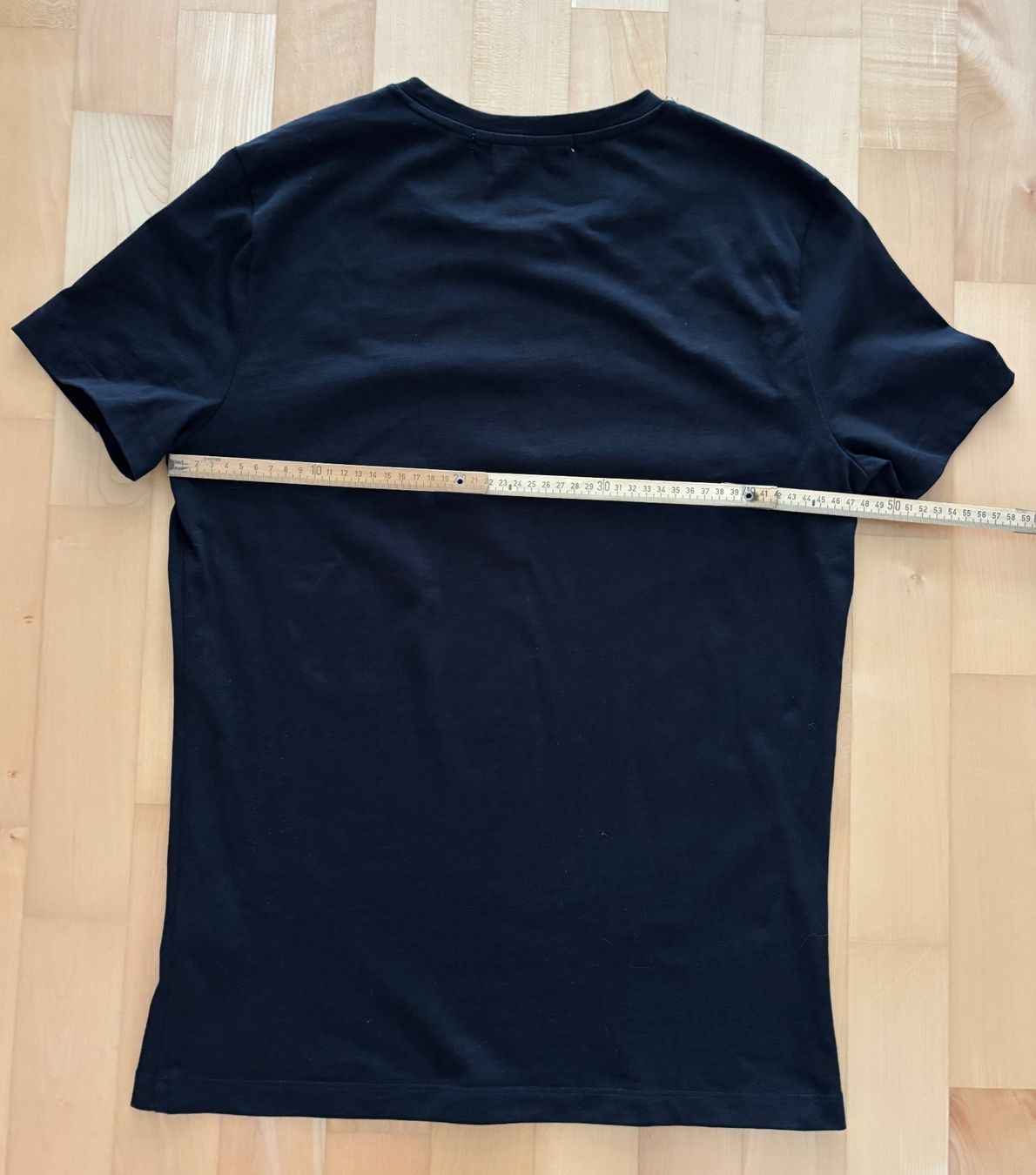 Calvin Klein T-shirt: T-Shirt Calvin Klein – Usato da Winterberg ZH venduto da vanilleinspiration 3