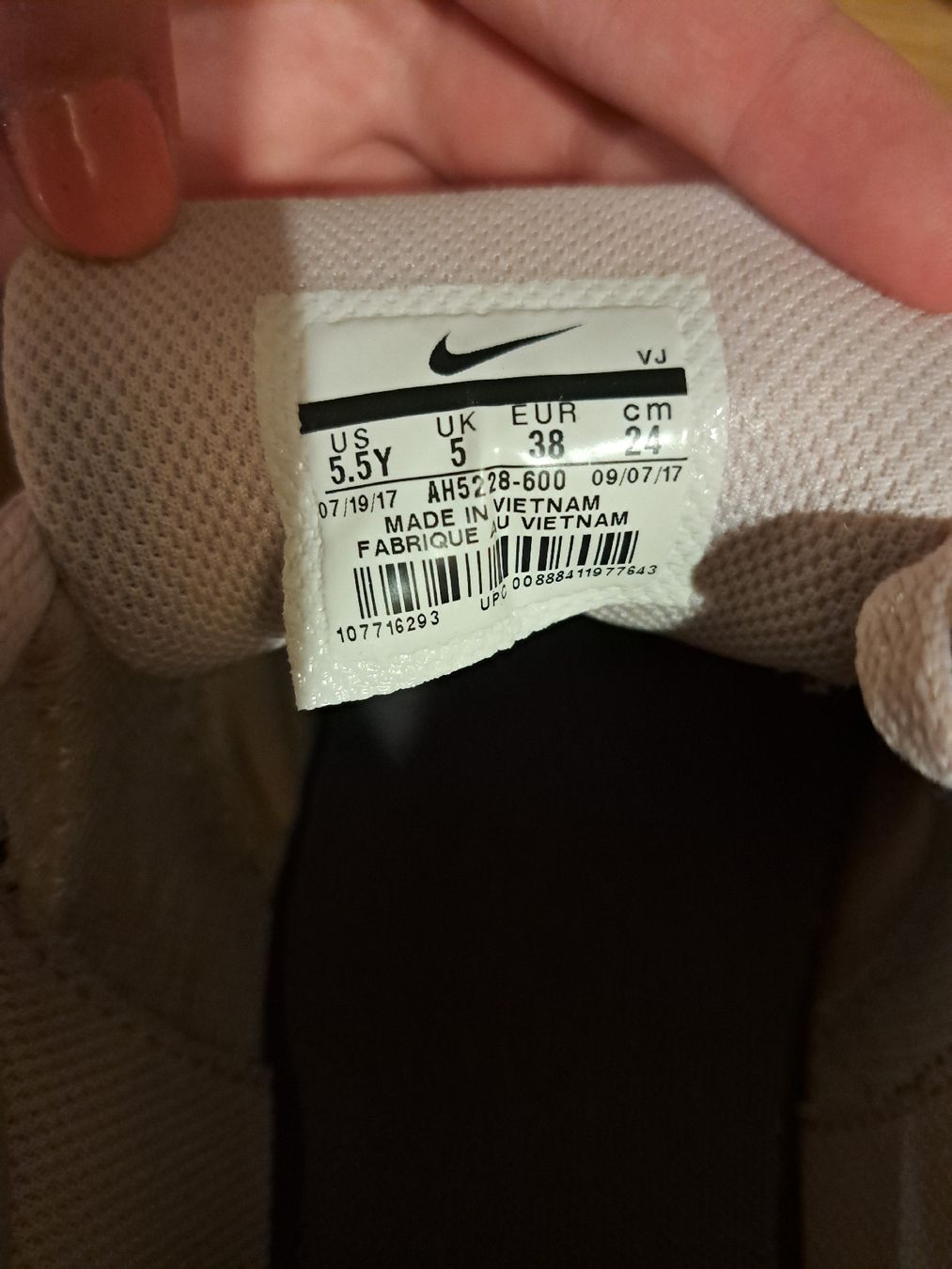Nike Damenschuhe: Nike Air Turnschuh – Gebraucht aus Andwil SG von zue_b9bt 6