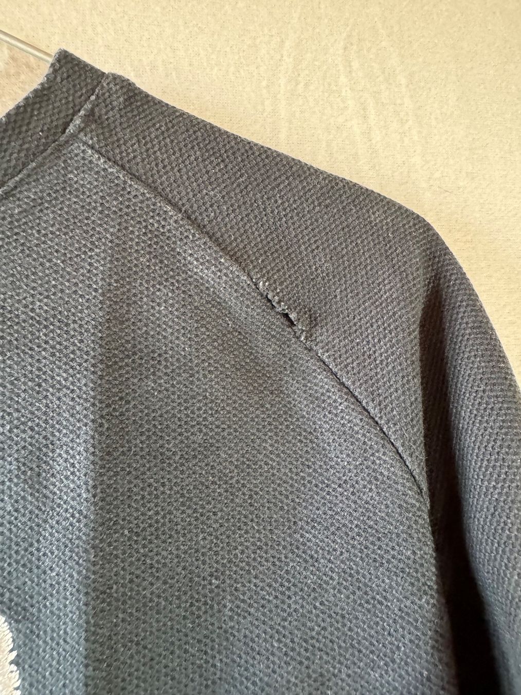 Nikin Maglioni & Felpe: schwarzer Pullover von Nikon Gr. L – Usato da Grosswangen venduto da second_hand_dress 1