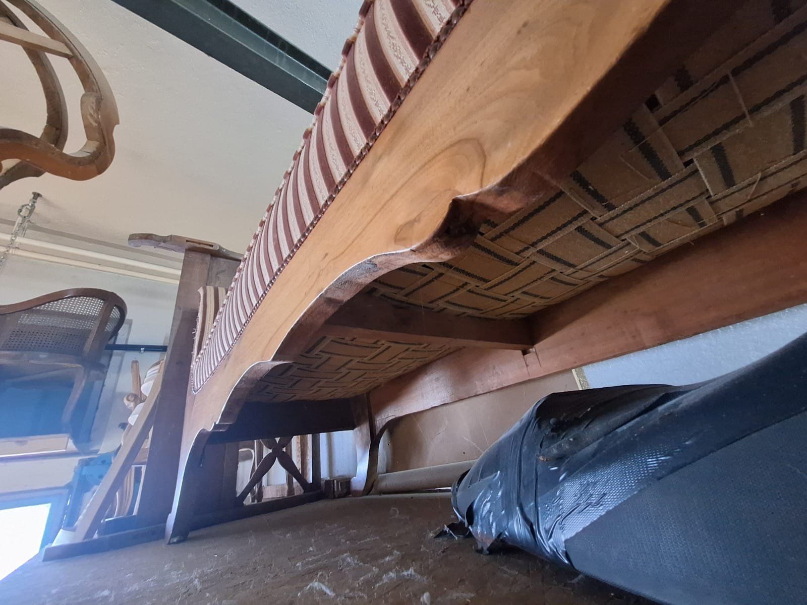 Divani: Biedermeiersofa gepolstert – Usato da Luzern venduto da Sainte-Victoire 3