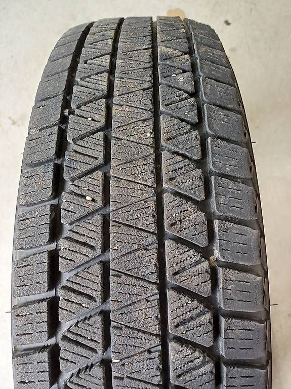 Bridgestone Pneus & Roues: Winterpneu 205 80 16 C – D'occasion à Roggwil BE par mosquito69