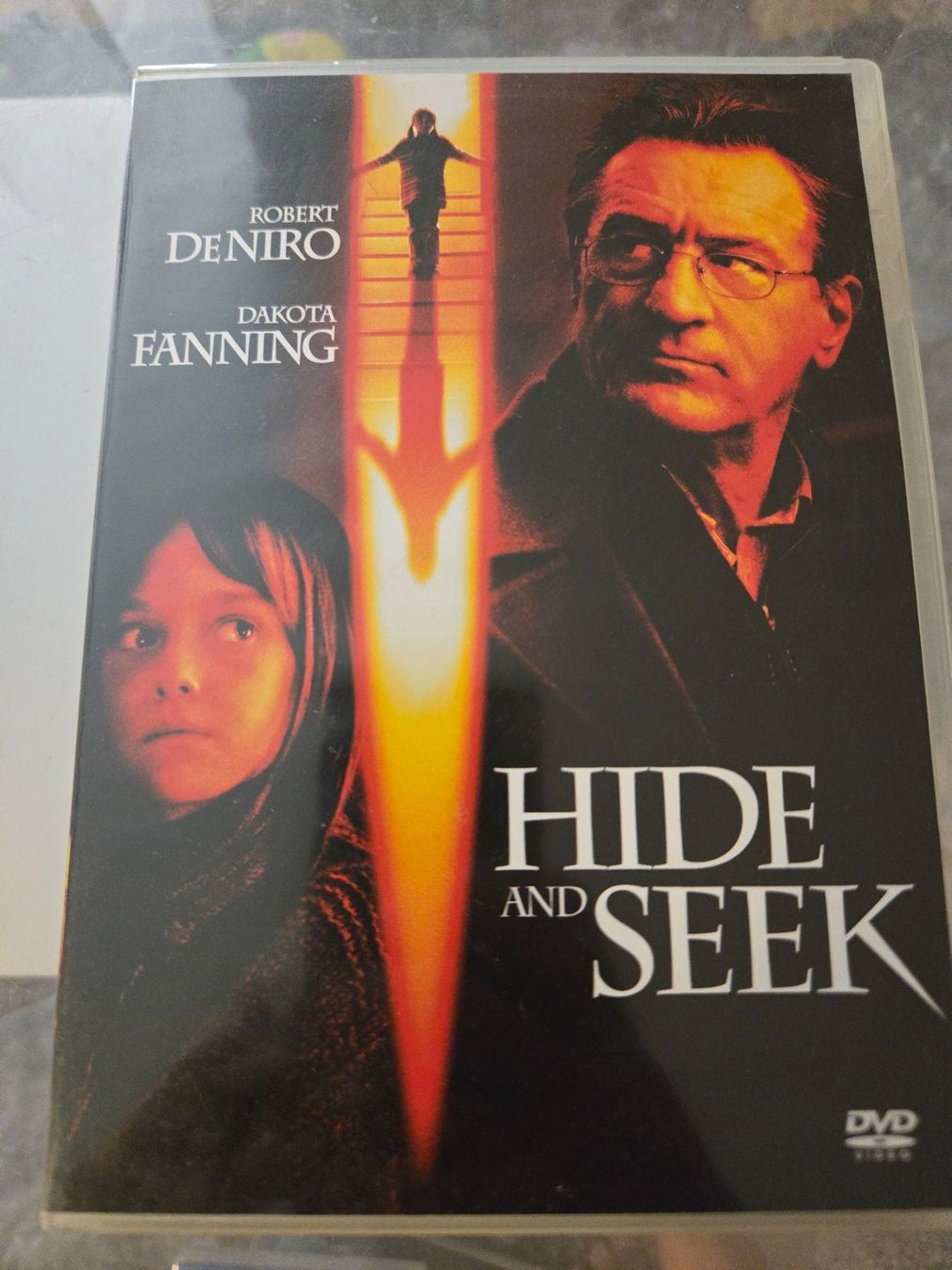 Tutti i DVDs: Hide And Seek DVD – Usato da Bussigny venduto da Kfdlt
