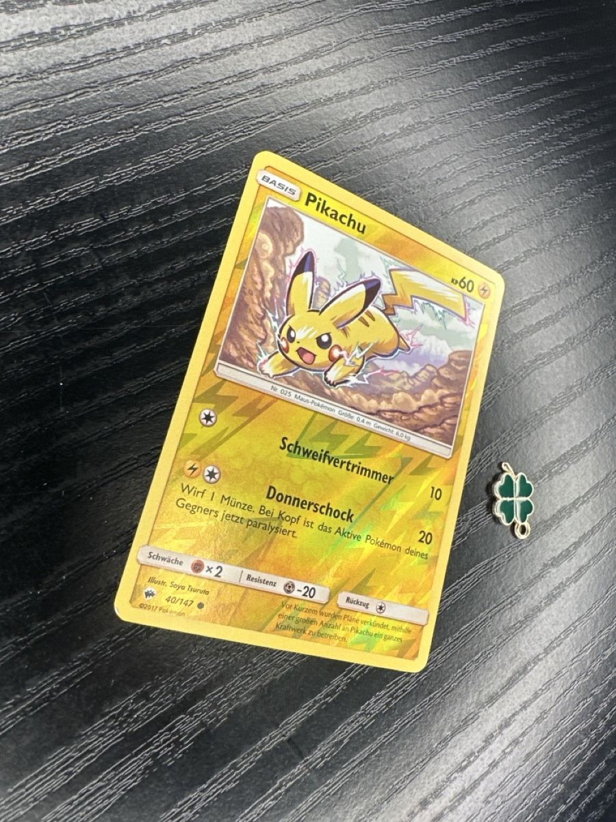 Pokémon Carte collezionabili: Pikachu 40/147 Reverse Holo NM 2017 – Usato da Uster venduto da Neonschwarz 2