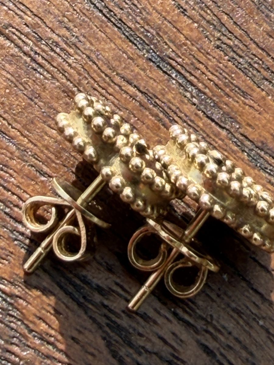 Ohrringe & -stecker: Ohrstecker Gold & Onyx – Gebraucht aus Schindellegi von Poshanna 1
