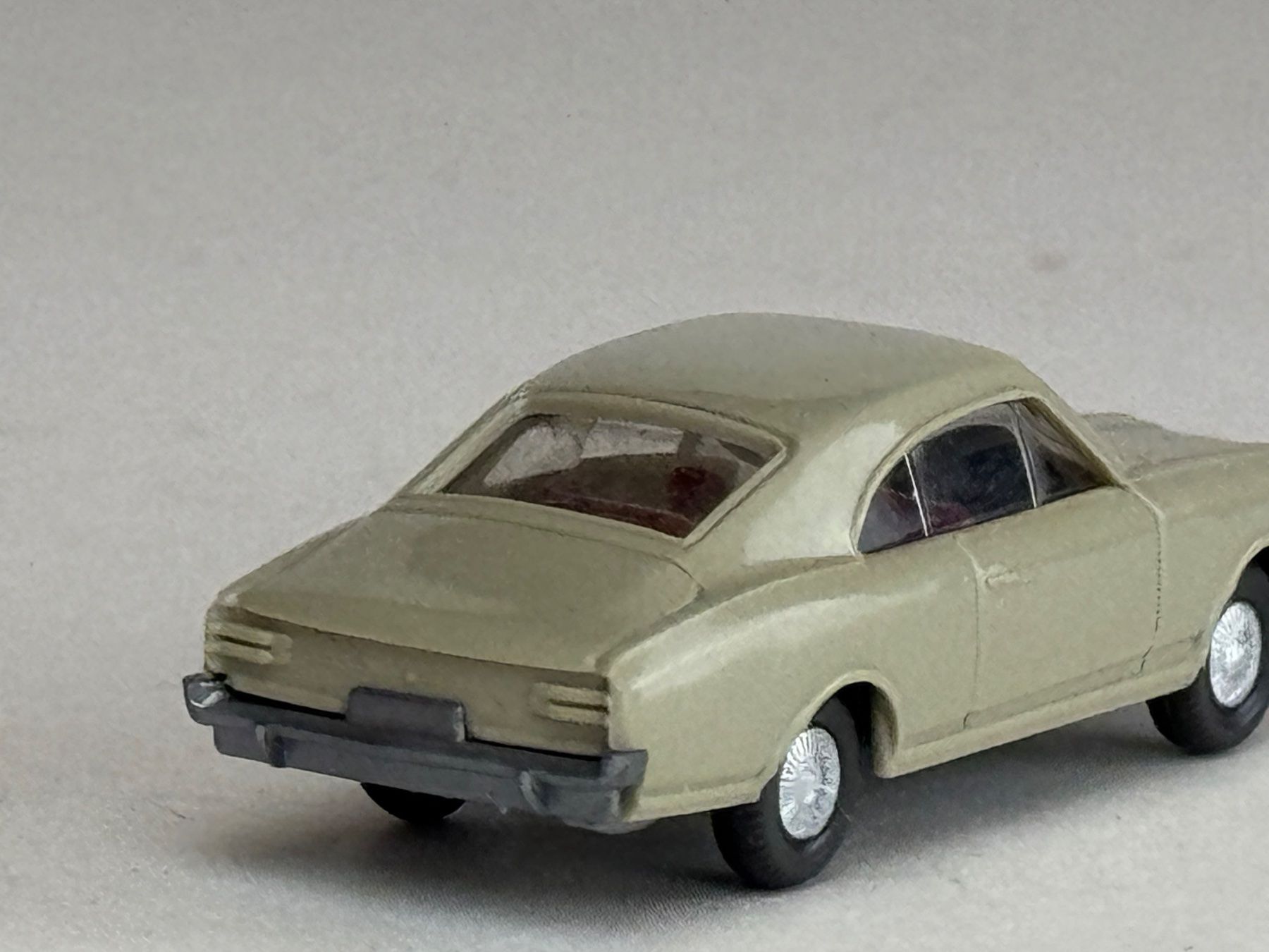 Wiking Modellautos: Opel Commodore Coupe hellgelbgrau – Gebraucht aus Elm von Wikmtz 1