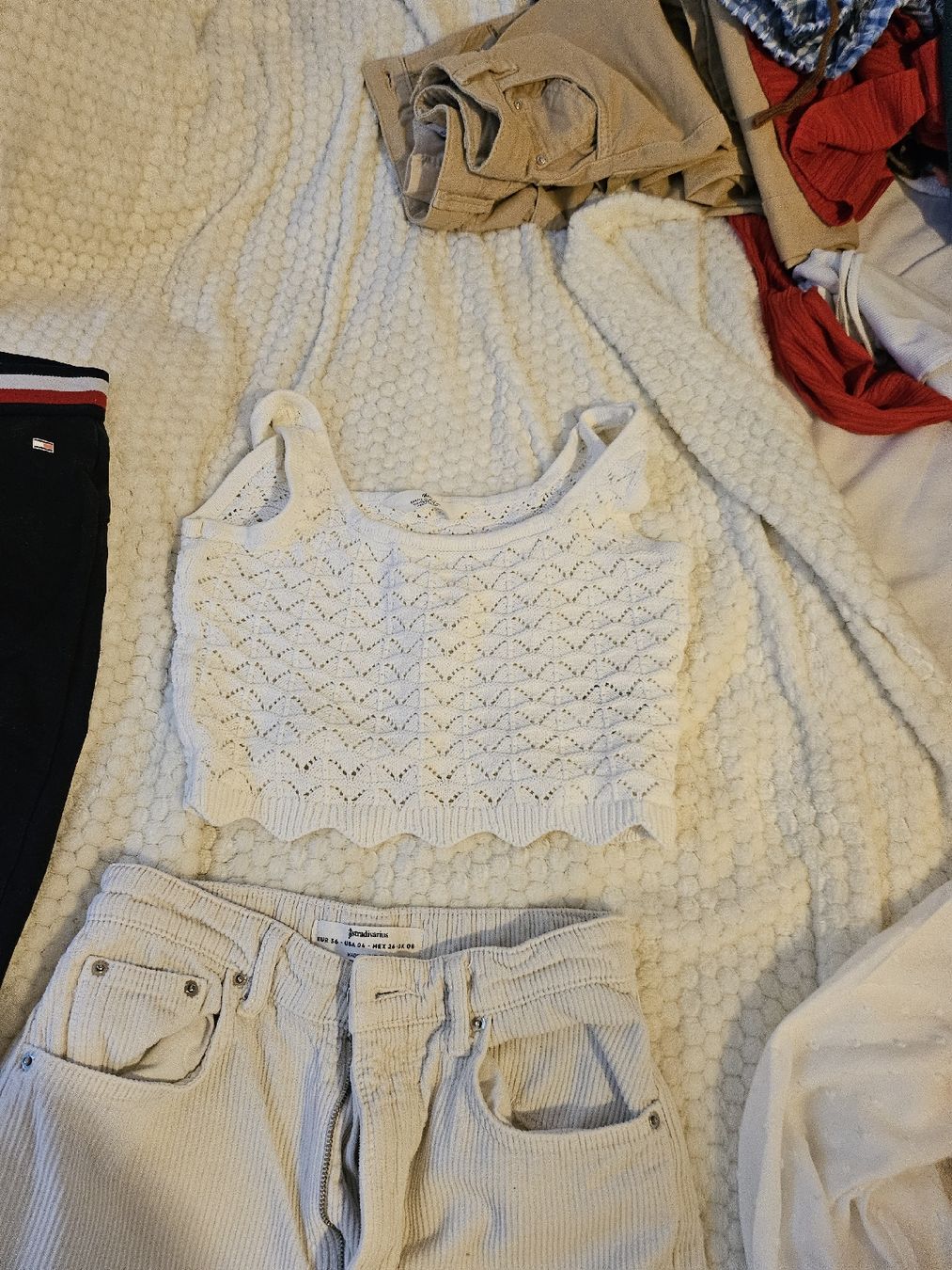 Lotti di vestiti: diverse Kleider, hosen, pullis, corset, tops – Usato da Bätterkinden venduto da trinidad103 5