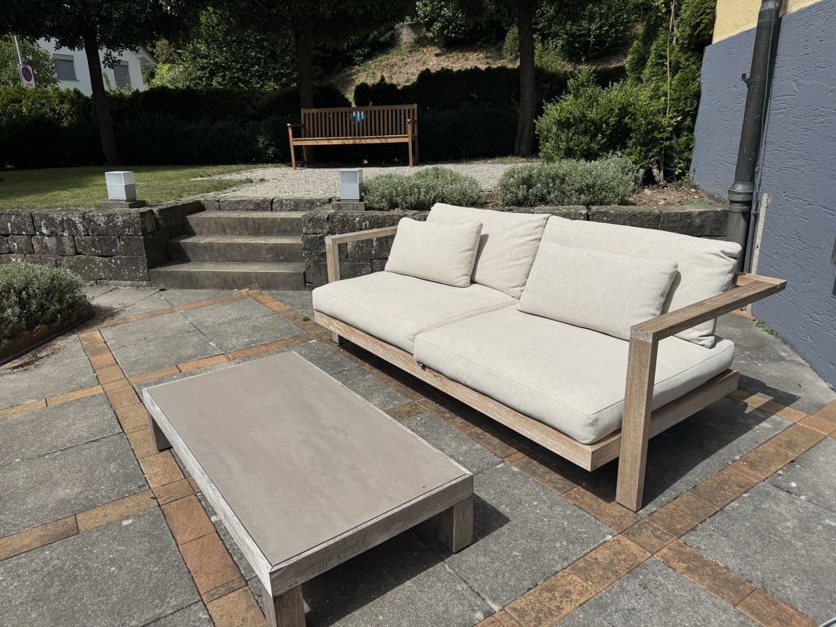 Tribù Sofas: Lounge Sofa Tribù mit Tisch – Gebraucht aus Jona von SNeeracher