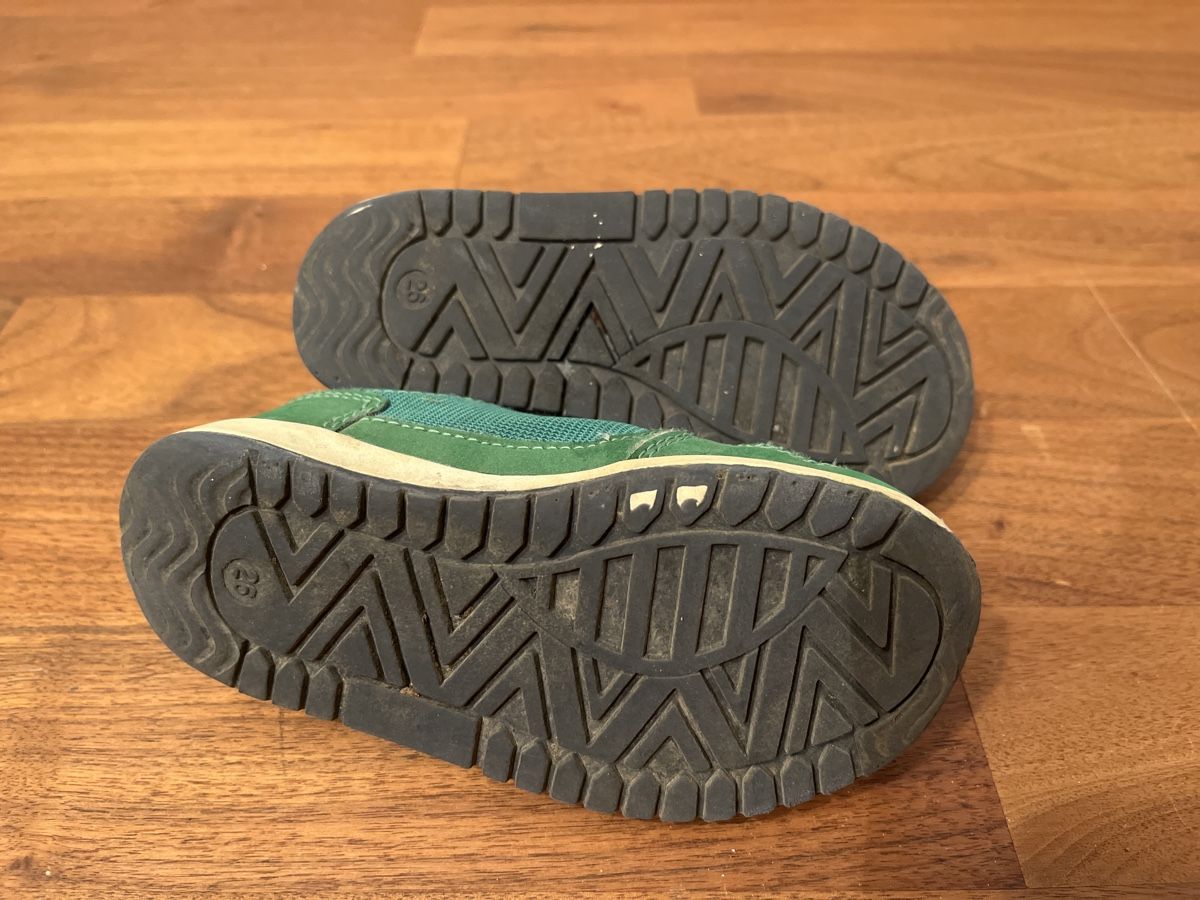 Scarpe per ragazzi: Schuhe 26 Turnschuh – Usato da Andelfingen venduto da estark 1