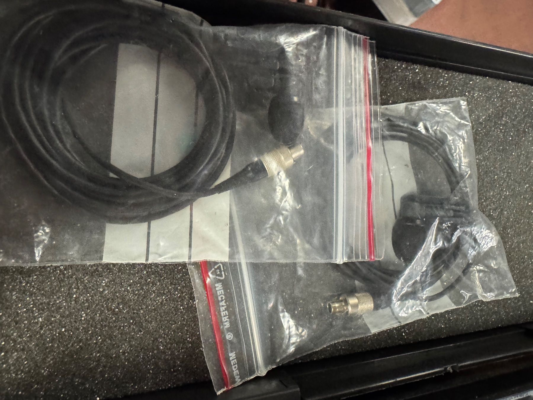 Sennheiser Microfoni: Sennheiser ME-104 Ansteckmik, Lemo 3P – Usato da Eiken venduto da Skylight