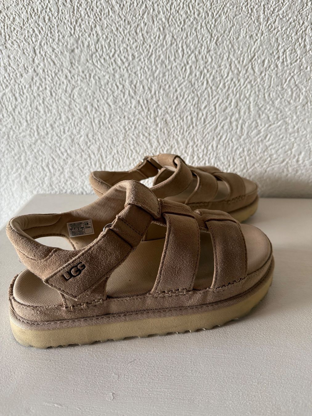 Ugg Scarpe da donna: Sandales à plateau UGG taille 39 – Usato da Céligny venduto da kimag1 4