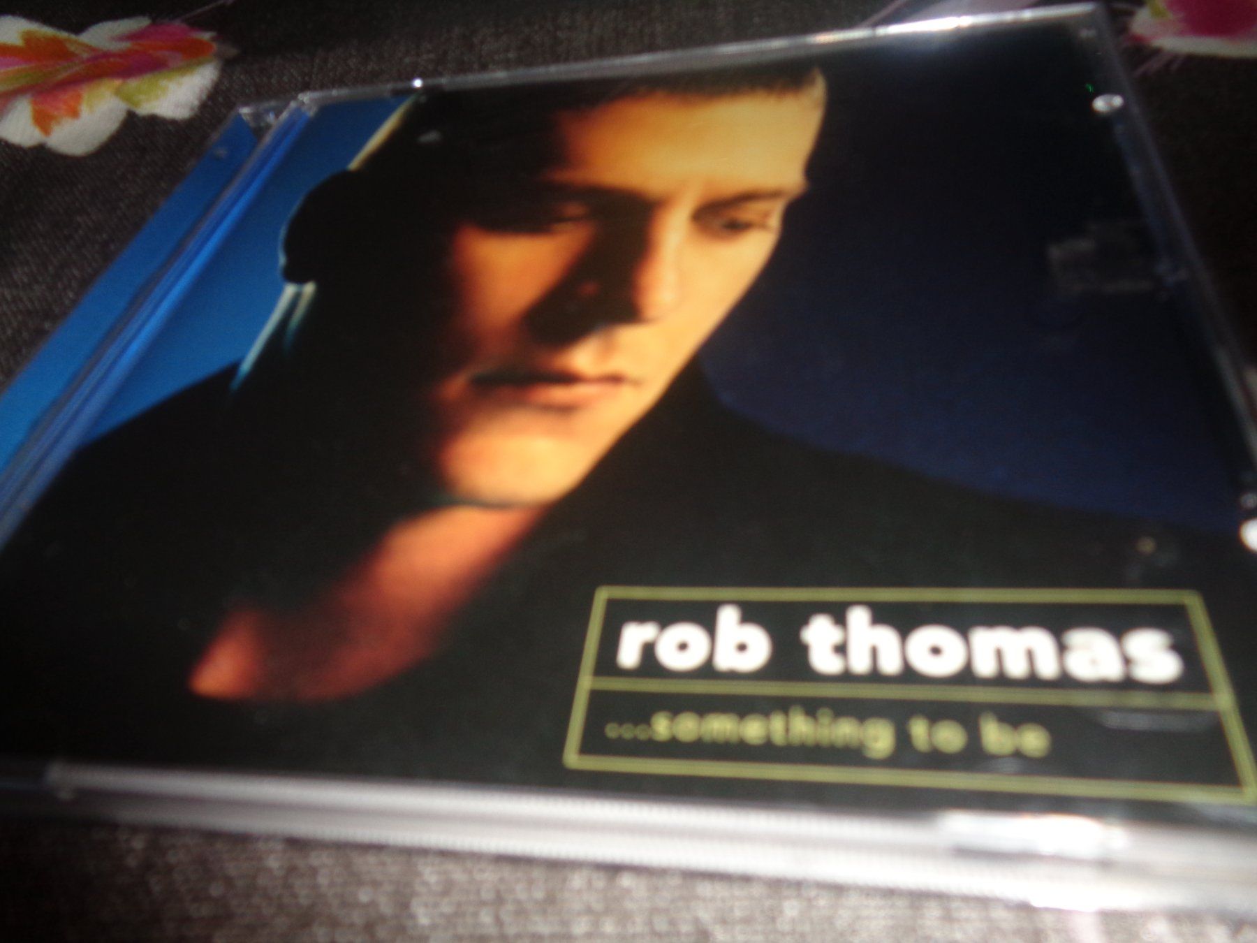 CDs: Rob Thomas - Something to be CD – Gebraucht aus Olten von Disc-Ausverkauf