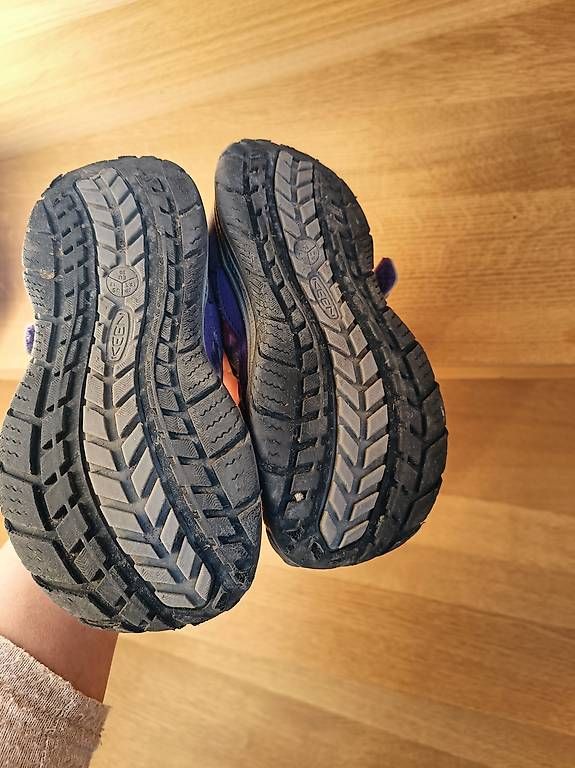 Scarpe per ragazze: Keen Trekkingschuhe Gr. 29 – Usato da Humlikon venduto da Zitrone011 2