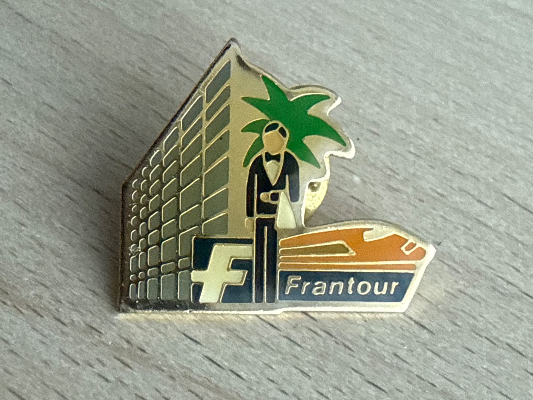 Plaquettes & Badges: Pin  Frantour – D'occasion à Glattbrugg par Schweigmatt