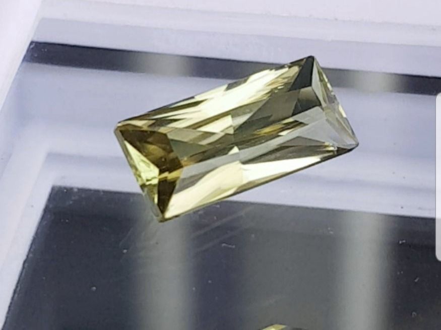Pietre preziose: Csarite, Diaspore mit Zertifikat – Nuovo e nell'imballaggio originale da Wolhusen venduto da toni079 1