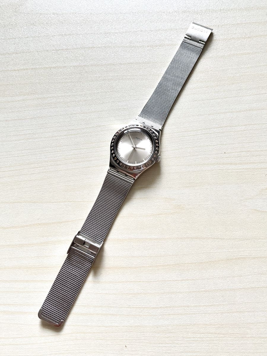 Swatch Uhren: Swatch Damenuhr silberfarben mit Schmucksteinen  – Gebraucht aus Grenchen von chththl 1