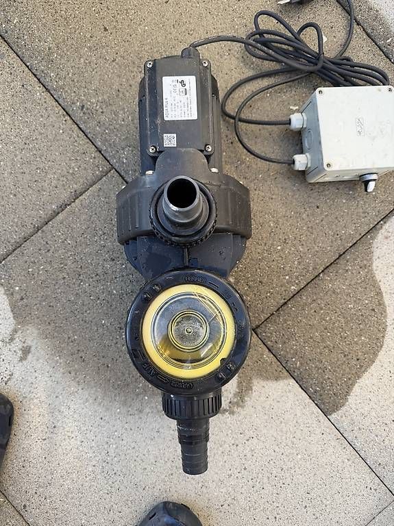 Schwimmbad-Zubehör: Poolpumpe AQUA PLUS 4 Sandfilteranlage – Gebraucht aus Kesswil von Blackmalibu
