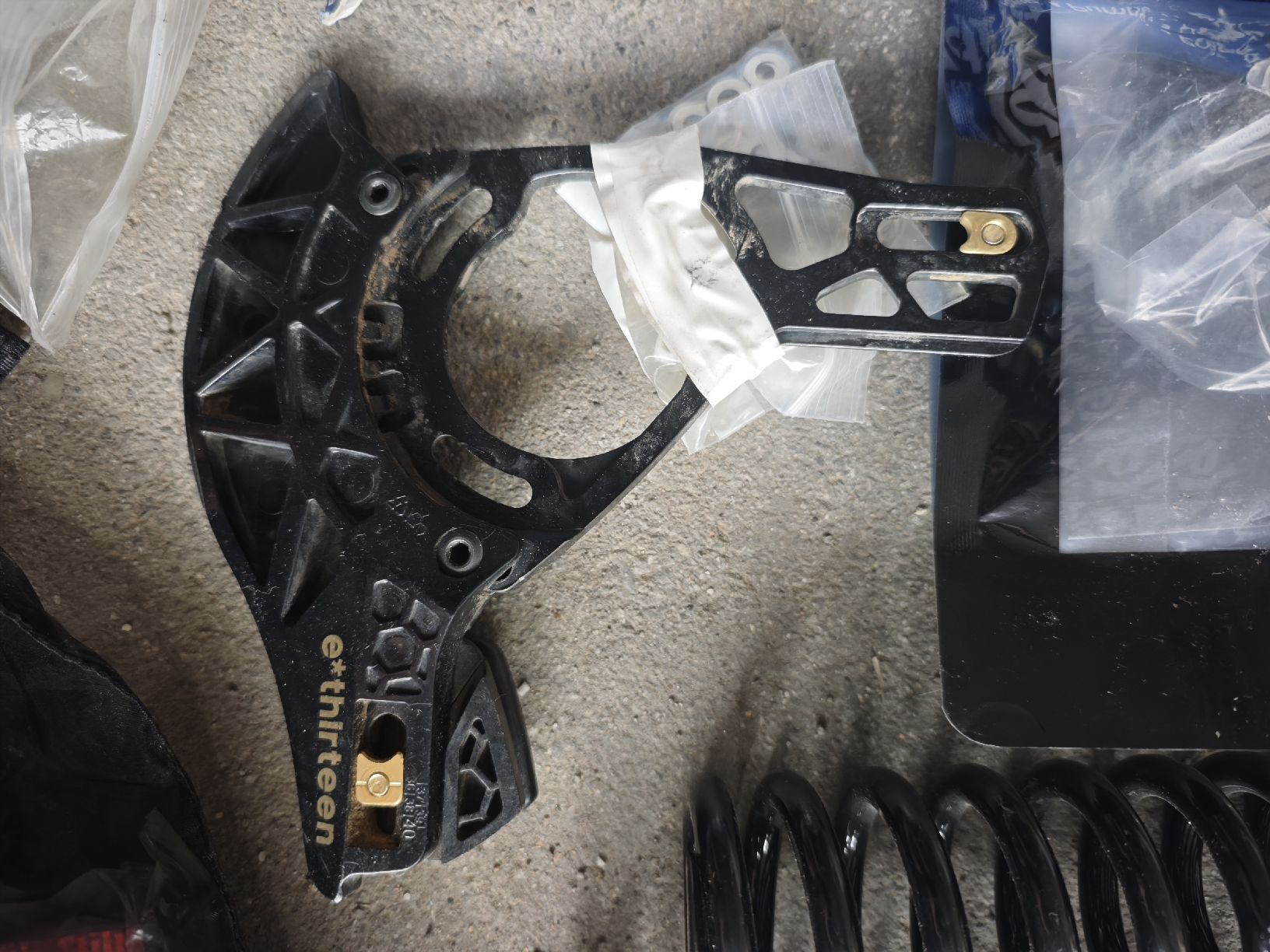 Fox Ersatzteile: Veloteile Fox Dämpferfedern RaceFace e13 Pump Set  – Gebraucht aus Chur von Edina1994 3
