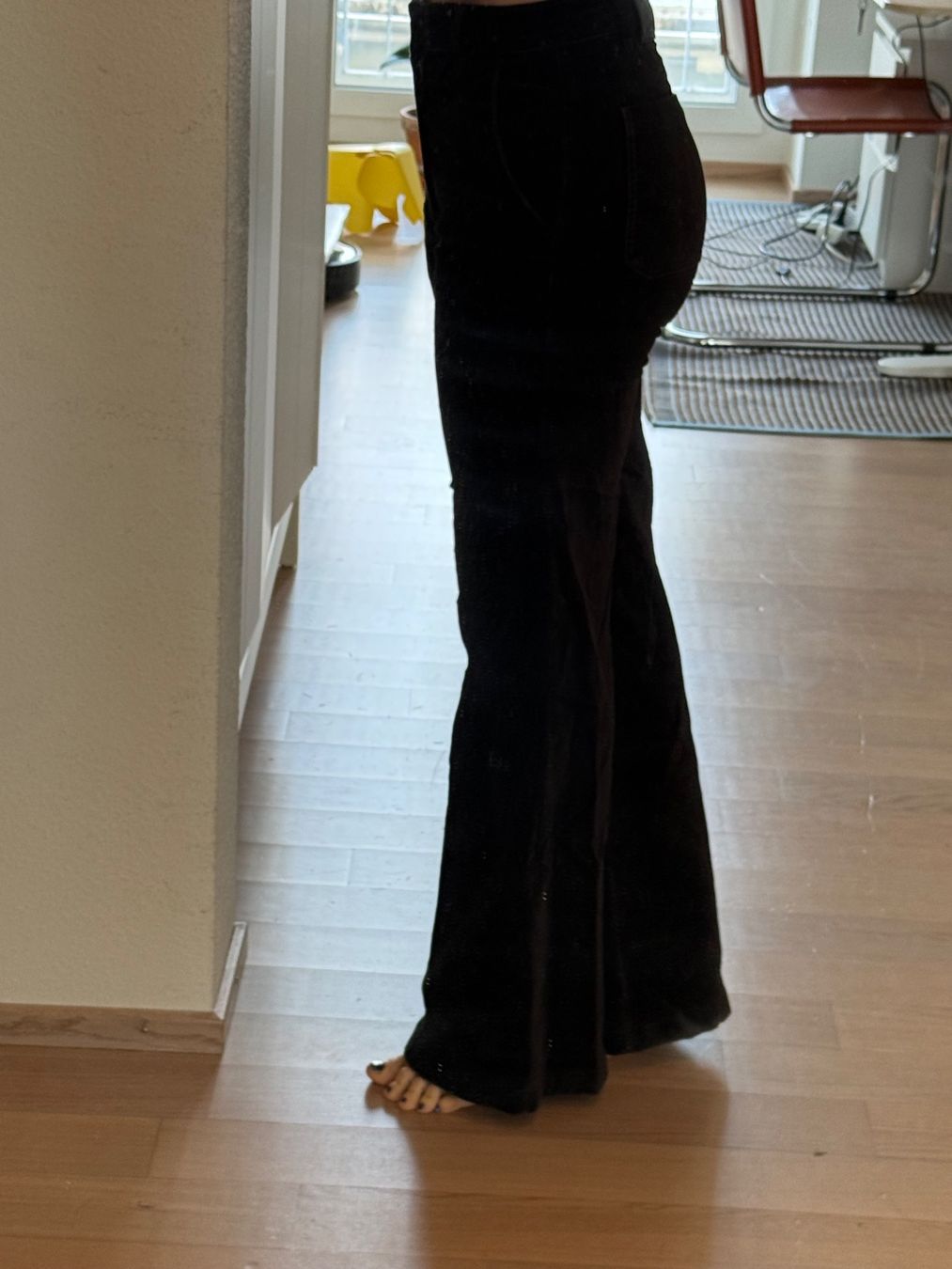 Massimo Dutti Pantaloni: Massimo Dutti velvet wide leg pants – Nuovo (secondo la descrizione) da Zürich venduto da AlineCr 1