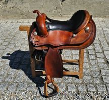 Westernsattel mit schwarzer Sitzfläche 16"