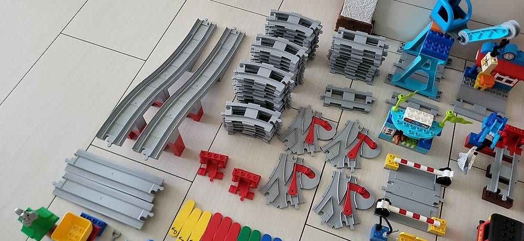 Kit di costruzioni: 2 trains electriques Duplo Lego, 4 kits complets  – Nuovo e nell'imballaggio originale da Rennaz venduto da pyrostyle 1