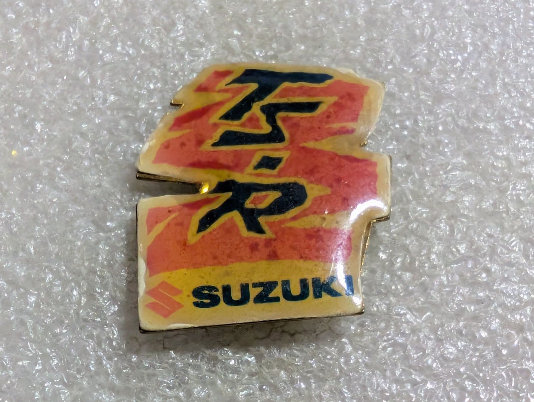 Placchette & Badge: Ansteckpin 172: Suzuki – Usato da Oppligen venduto da Pin-Fall-Shop