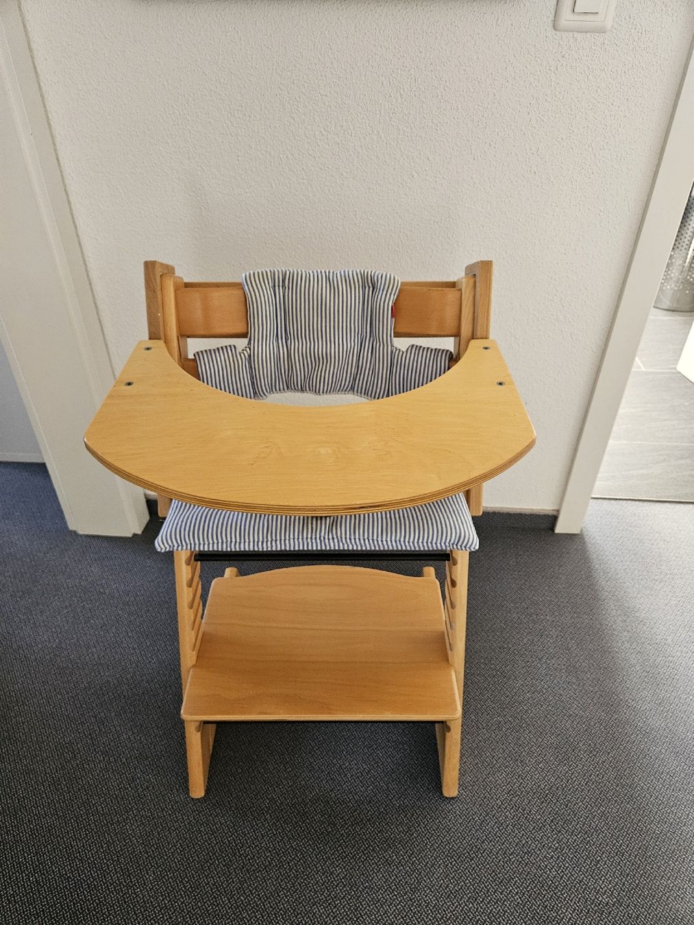 Stokke Seggioloni: Tripp Trapp Stokke mit Tisch – Usato da Zuzwil SG venduto da Nanzel0 1