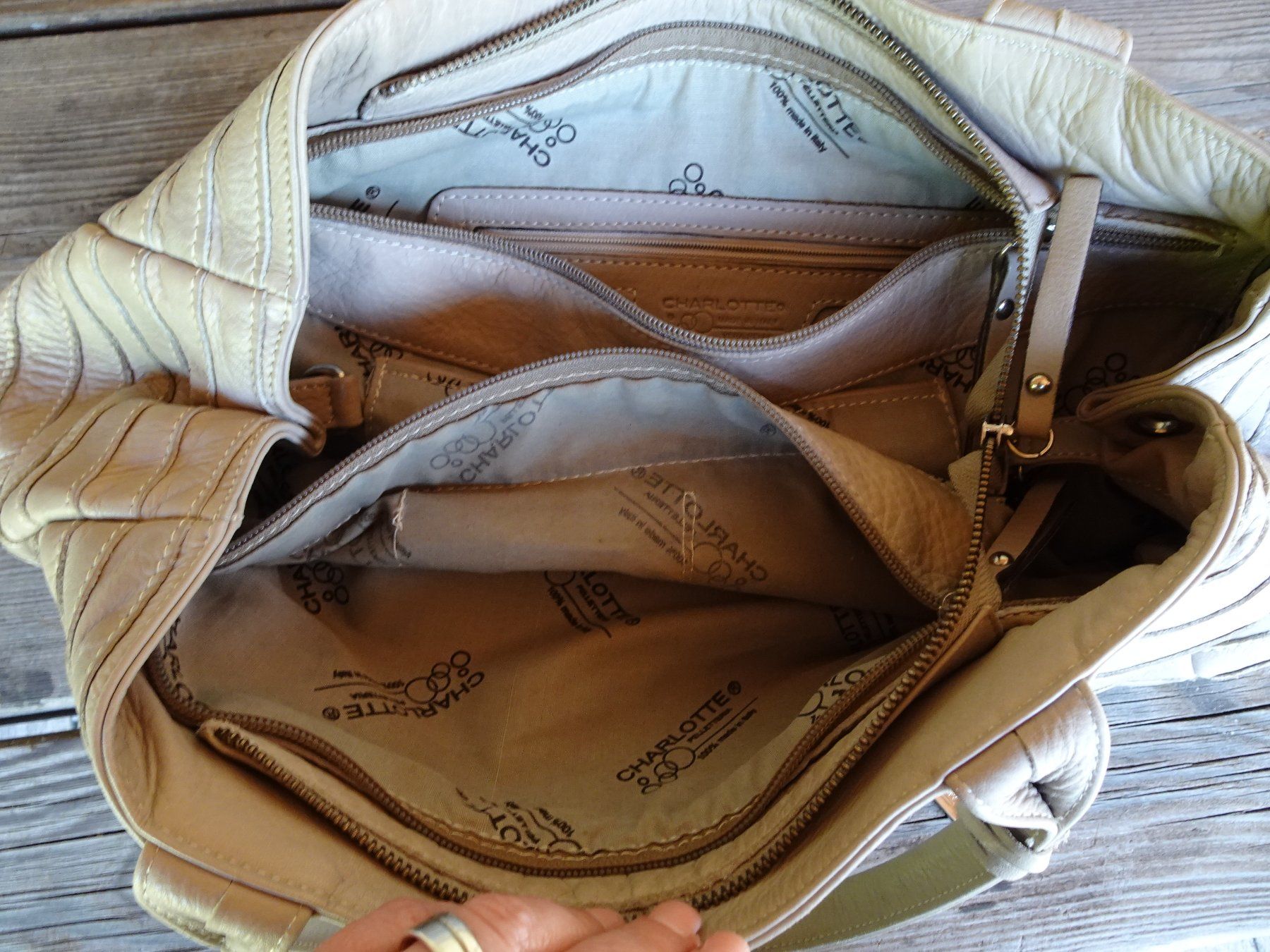 Borse da donna: Hübsche Charlotte Handtasche beige - 230804 – Usato da Küssnacht am Rigi venduto da Schuhe-Secondhand 3