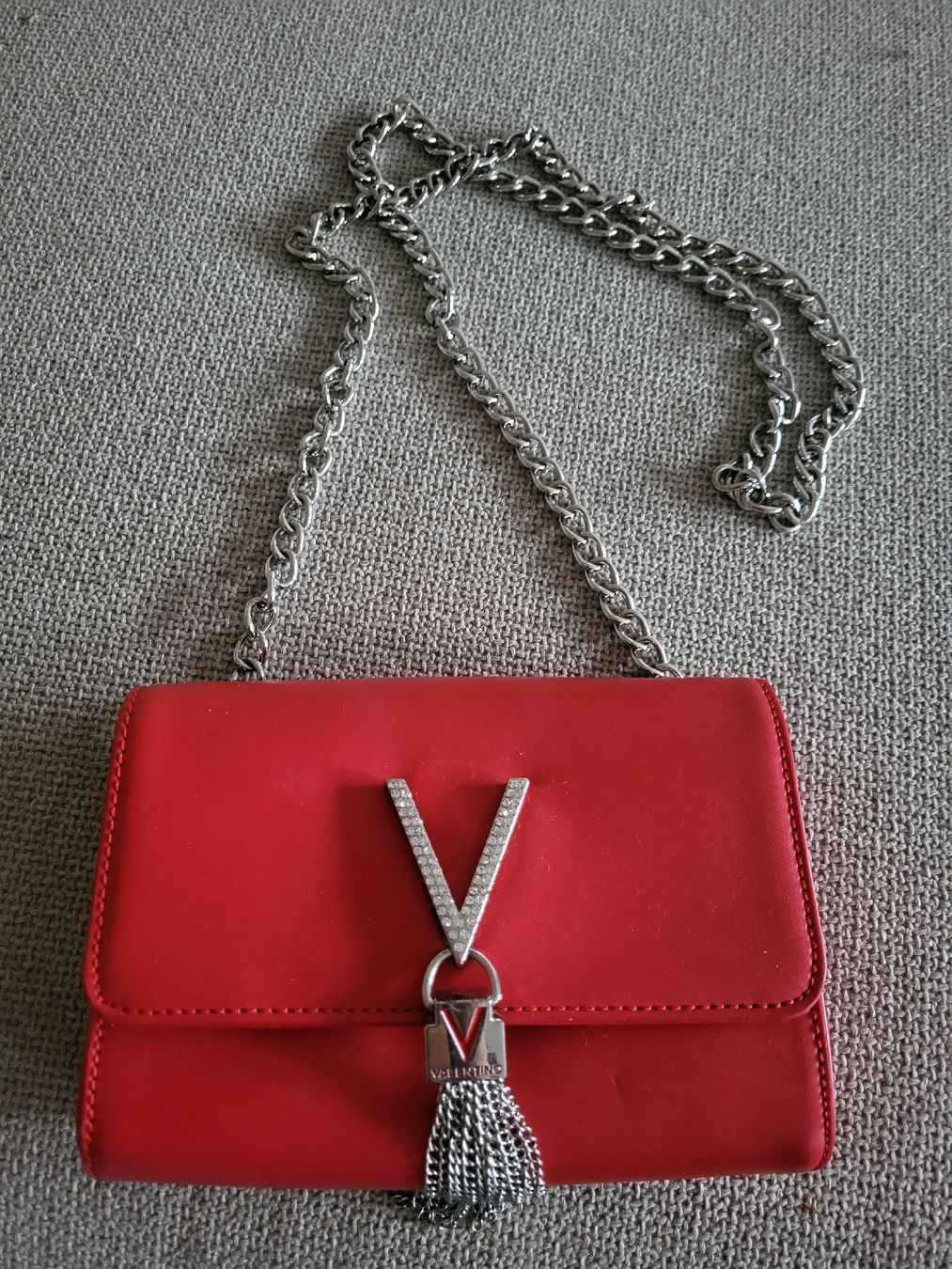 Valentino Taschen für Damen: super schön Valentino Tasche in Rot – Neu (gemäss Beschreibung) aus Stäfa von schatzolina