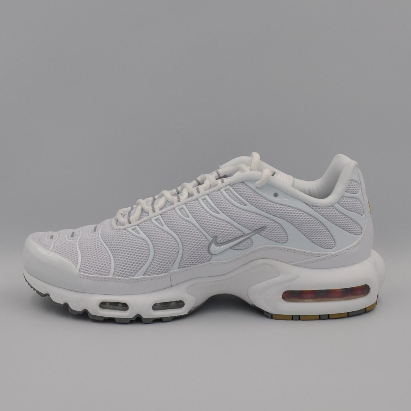 Nike Herrenschuhe: Nike Air Max Plus TN White 43 – Neu und originalverpackt aus Bern von SneakerheavenLT 2