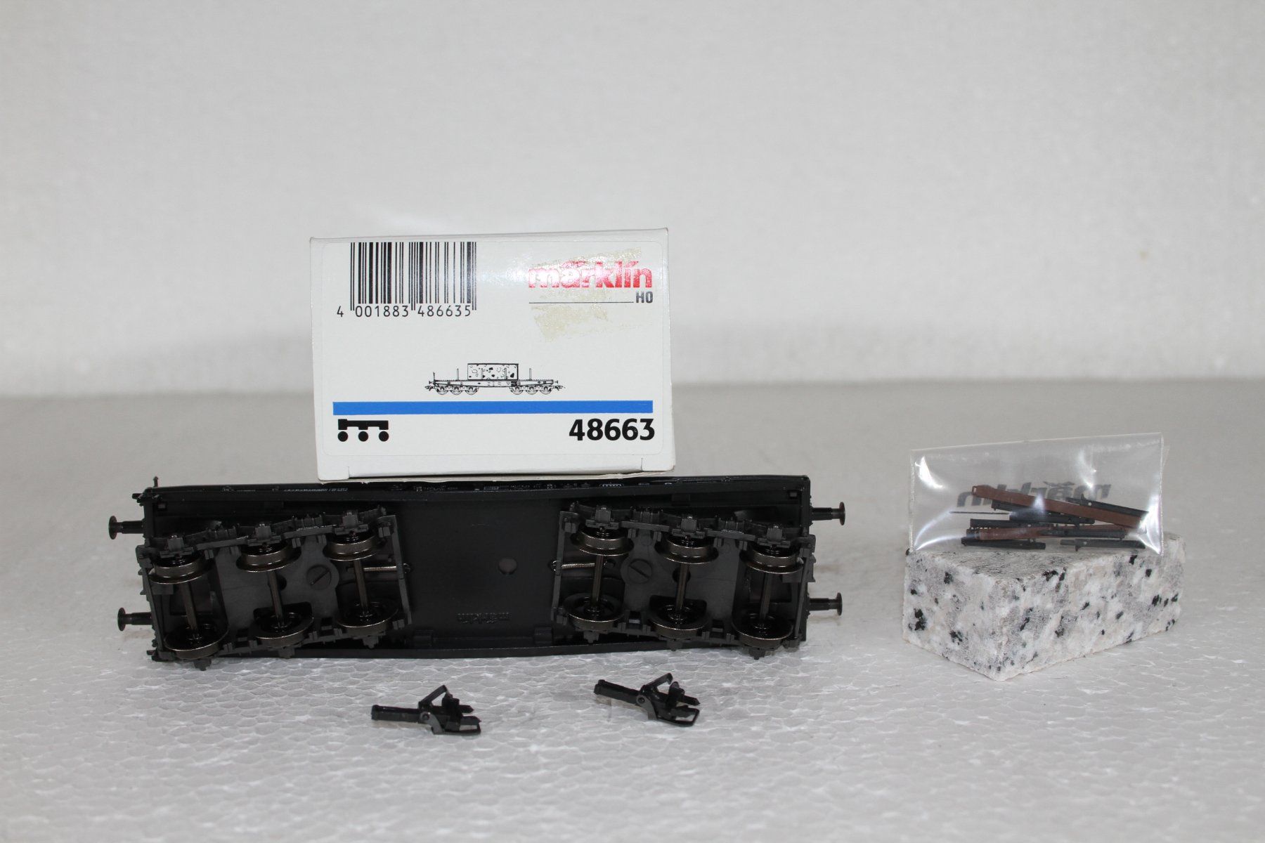 Märklin Modellini di ferrovie: Märklin 48663 DB Schwerlastwagen mit Granitstein – Usato da Triesen venduto da cor_62ts 5