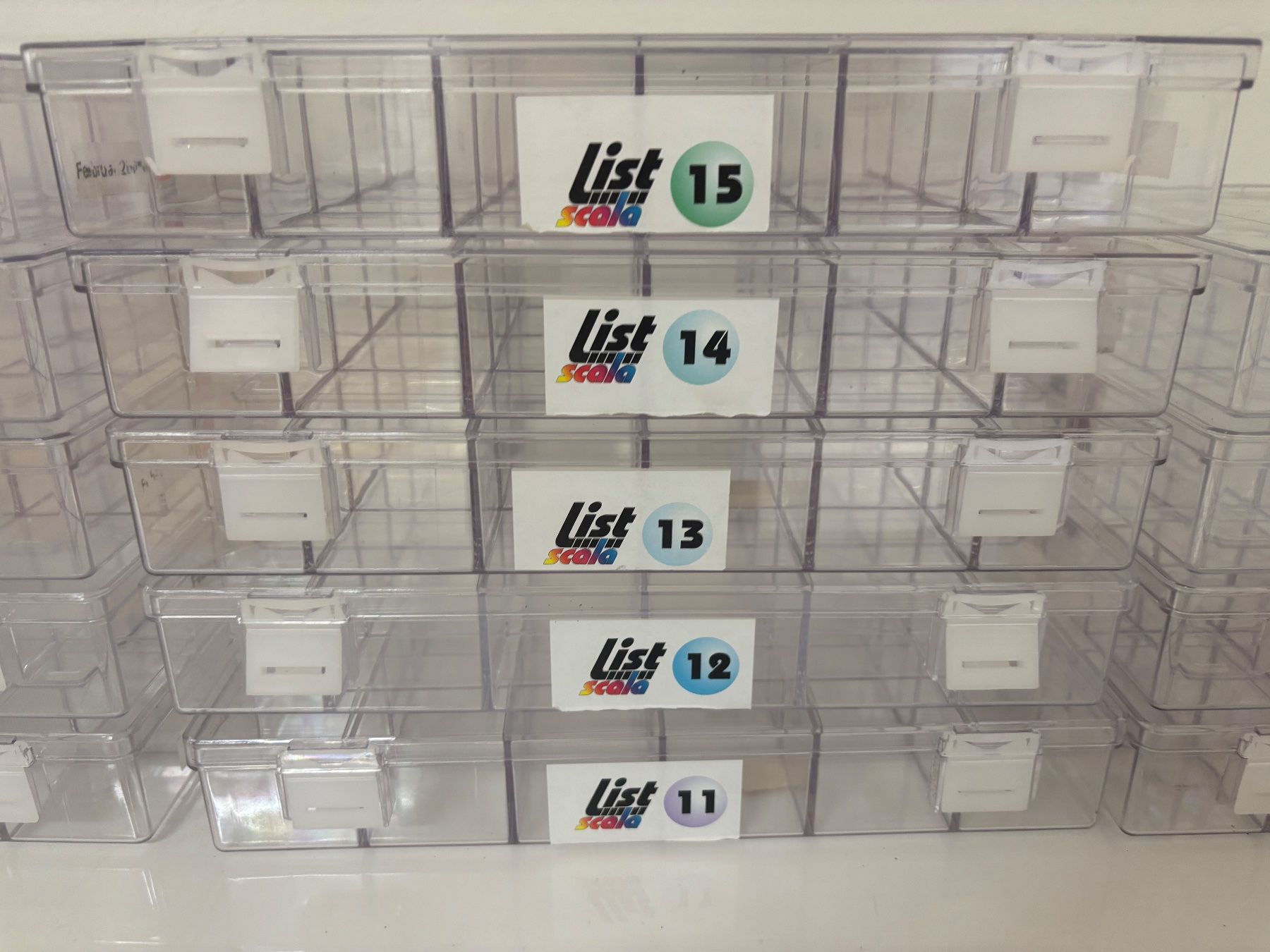 Sonstige Dekorationen & Accessoires: 19 Stapelbare, Transparente Organizer – Gebraucht aus Wettingen von Wendemarket 3
