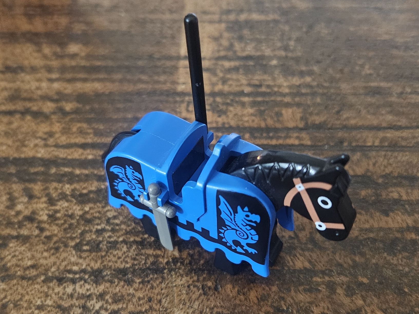 Lego Kit di costruzioni: lego Blue Horse Barding, 2490px2 – Usato da Confignon venduto da Ecrofigs