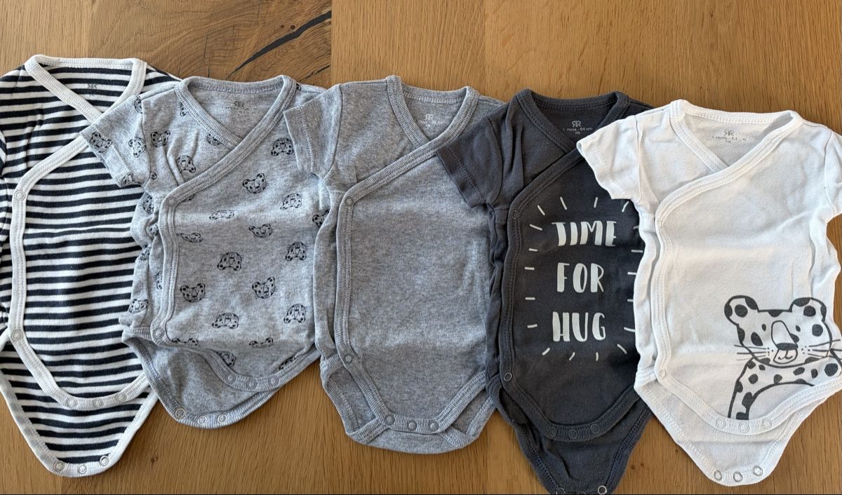 La Redoute Lotti & Set di vestiti: Kurzarmbodys – Usato da Bütschwil venduto da Fdu_9606